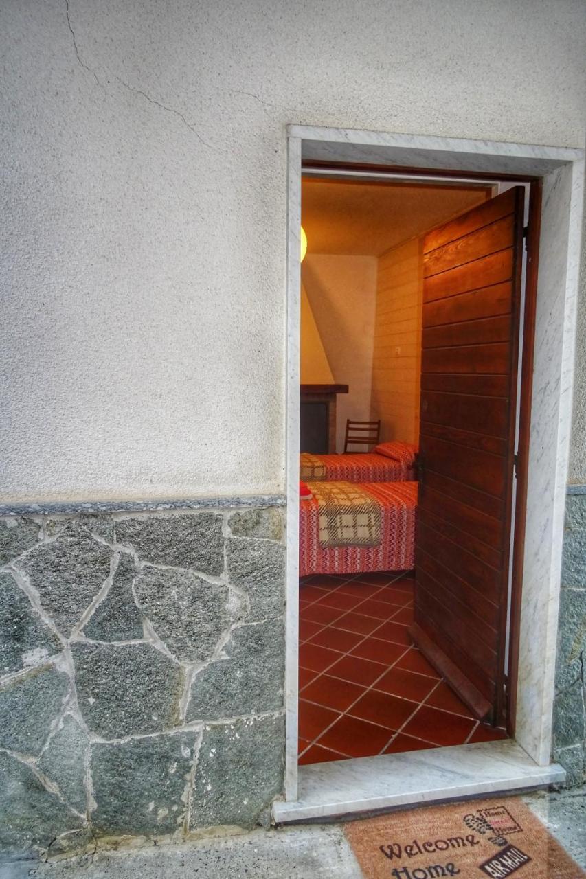 Bed And Breakfast Le Quattro Stagioni Neirone Exterior photo